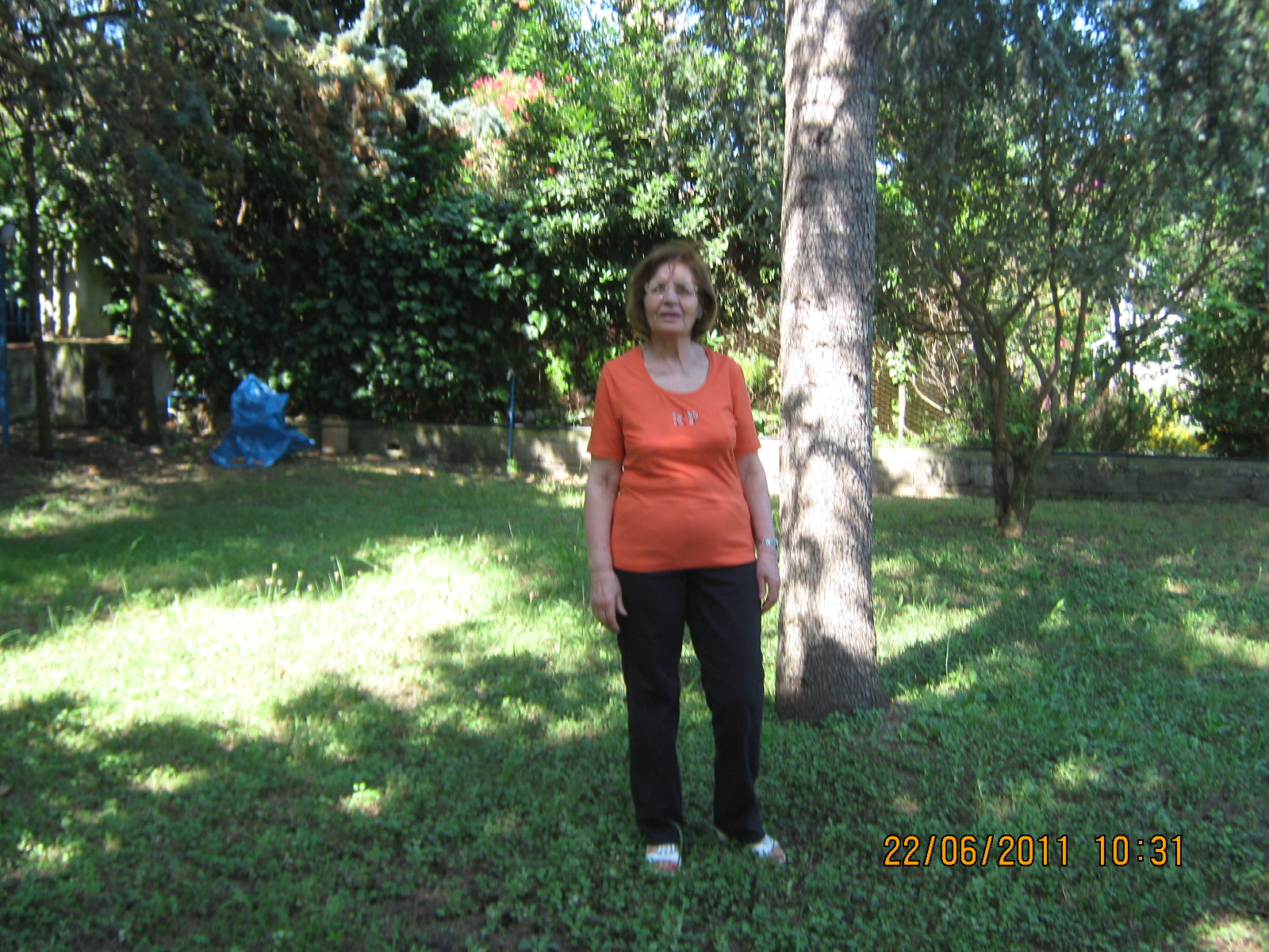 Lucia nel giardino